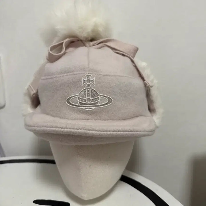 [BUNJANG] Vivienne Westwood Pink Pom Pom Beanie / 비비안웨스트우드 핑크 폼폼 털모자(나나 펑크 달천깔)