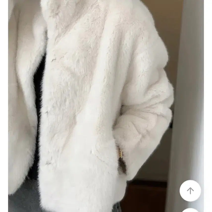[BUNJANG] Slow and Snow Real Soft Fur Jacket - Snow Cream / 슬로우앤드 스노우 리얼소프트 퍼자켓_ 스노우크림