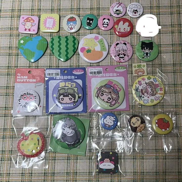 [BUNJANG] Bundle Set Illustrated Character Badge / (일괄) 일러스트 캐릭터 핀버튼 캔뱃지 (서티, 무디클럽, 안경만두 등)