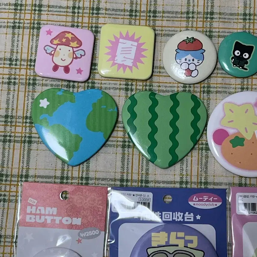 [BUNJANG] Bundle Set Illustrated Character Badge / (일괄) 일러스트 캐릭터 핀버튼 캔뱃지 (서티, 무디클럽, 안경만두 등)