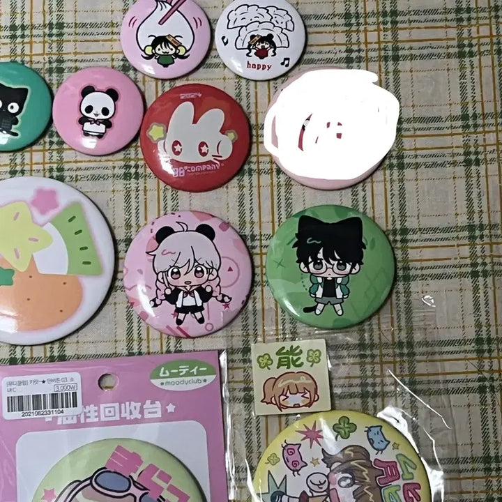 [BUNJANG] Bundle Set Illustrated Character Badge / (일괄) 일러스트 캐릭터 핀버튼 캔뱃지 (서티, 무디클럽, 안경만두 등)