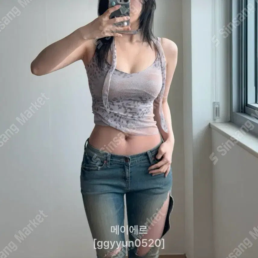 [BUNJANG] Mesh See-Through V-Neck Top / 호피 매쉬 나시) 시스루 브이넥 머플러 힙