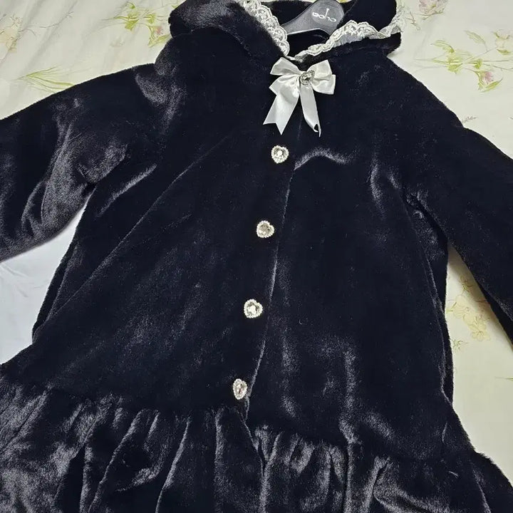 [BUNJANG] Dimirub Usamimi Lace-up Ribbon Fur Coat / 디마럽 우사미미 레이스업 리본 퍼 코트 퍼자켓 퍼파카