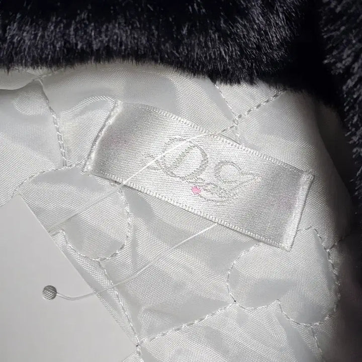 [BUNJANG] Dimirub Usamimi Lace-up Ribbon Fur Coat / 디마럽 우사미미 레이스업 리본 퍼 코트 퍼자켓 퍼파카