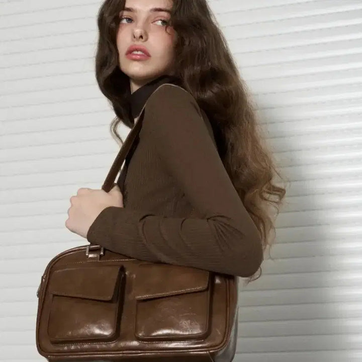 [BUNJANG] LE SSERAFIM LE SSERAFIM Shoulder Bag / 레더리 플랑슈 숄더백