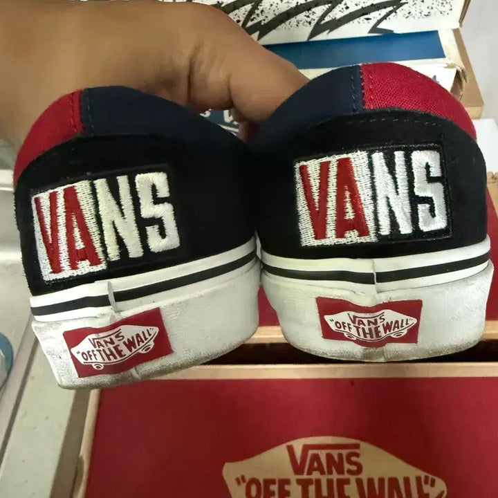 [BUNJANG] Vans Black Red Sneakers / (280)반스 검노빨 컬러 슈즈
