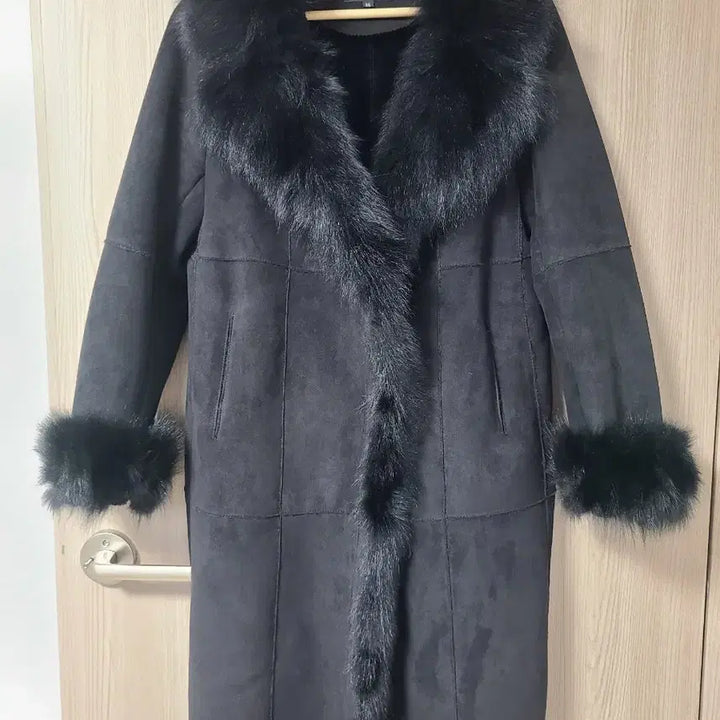 [BUNJANG] KASIBADY Black Natural Fox Fur Mustang Coat / KASIBADY 블랙 천연모피 여우털 무스탕 코트