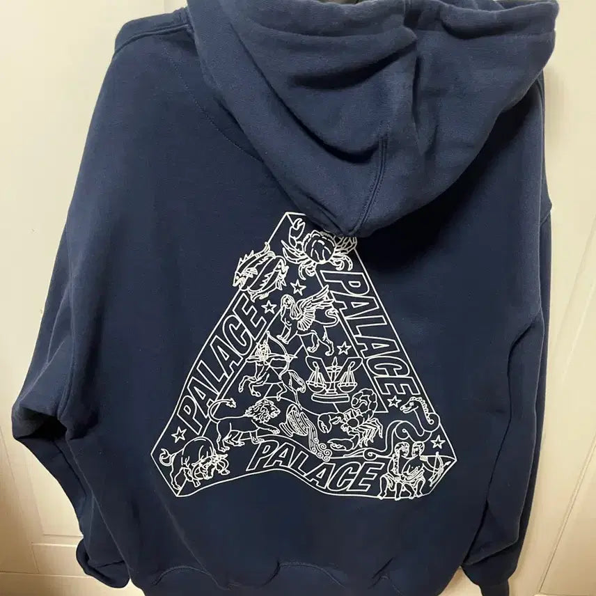 [BUNJANG] Palace Zodiac Tri-Ferg Hoodie Navy - 25SS / L팔라스 조디악 트라이퍼그 후드 네이비 - 25SS