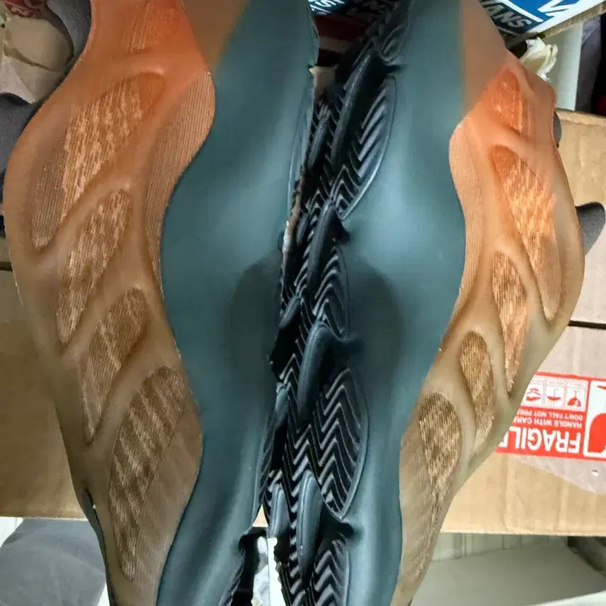 [BUNJANG] Yeezy 700 V3 / (290) yeezy 이지 700 v3