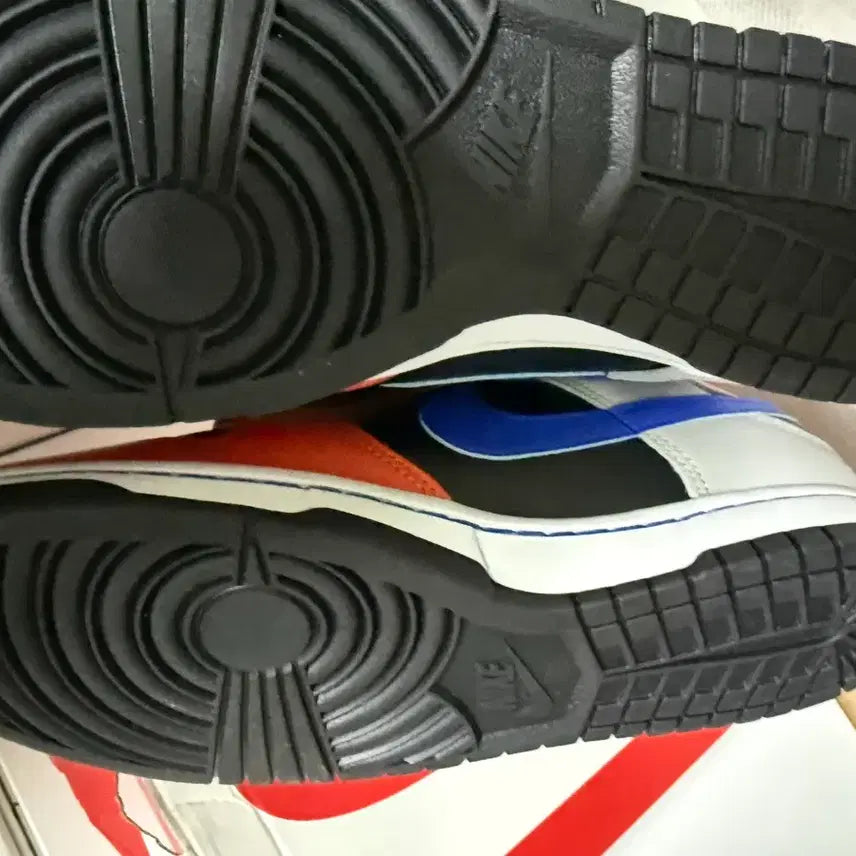 [BUNJANG] Nike Dunk Low Retro Knicks / (285)나이키 덩크 로우 레트로 뉴욕닉스