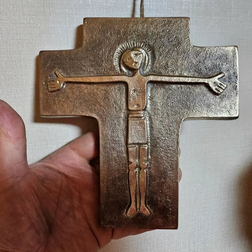 [BUNJANG] Choi Jong Tae Bronze Crucifix Wall Hanging / 최종태 작 벽걸이 십자가 crucifix 청동 Bronze.