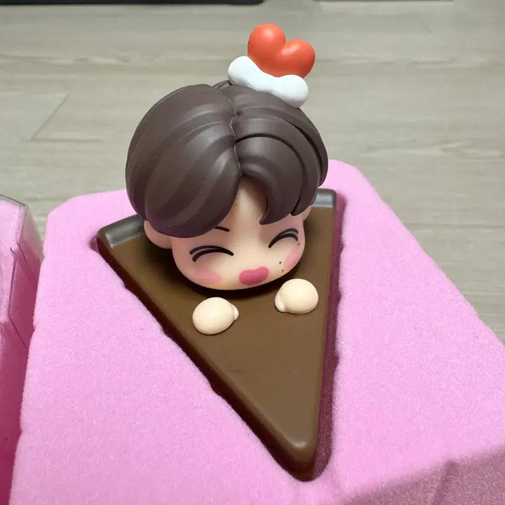 [BUNJANG] NCT Dream Haechan Valentine Cake 95z Figure Set / 엔시티드림 해찬 발렌타인 케이크 꼬마즈 피규어 세트