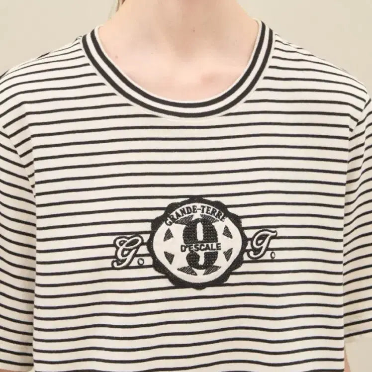 [BUNJANG] Sj Sj Embroidered Stripe T-shirt / 한섬 SjSj 자수 스트라이프 티셔츠 85 (free)