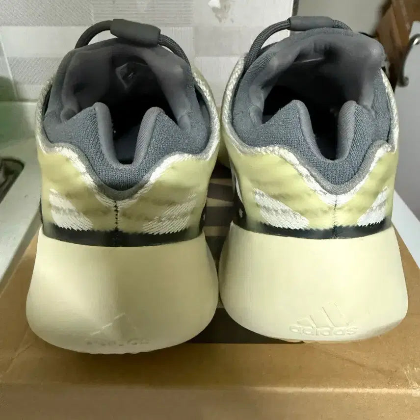 [SOLD OUT] (295) yeezy 이지 700 v3 페이드 솔트