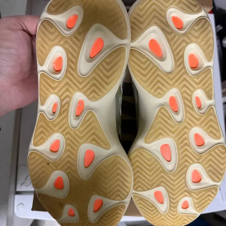 [SOLD OUT] (295) yeezy 이지 700 v3 페이드 솔트