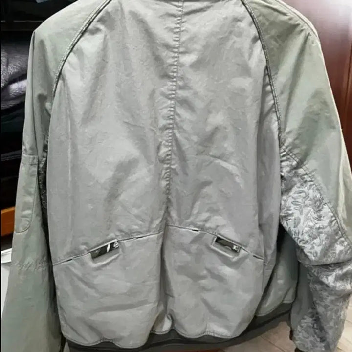 [BUNJANG] Polytelu Floral Souvenir Bomber Jacket - Sage Brown (First Edition) / [4] (초판) 폴리테루 플로럴 수베니어 봄버 세이지 브라운 초판
