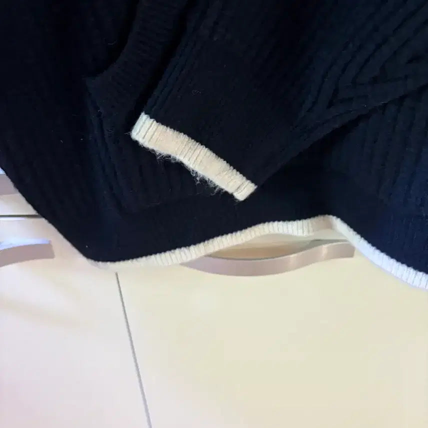 [SOLD OUT] 네이비후드니트 스몰