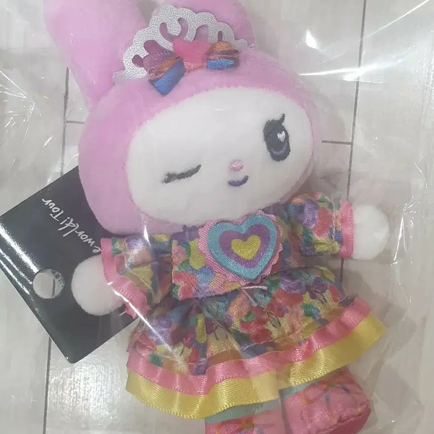 [BUNJANG] Universal Studios My Melody 50th Anniversary Mascot Keyring Doll / 유니버셜 마이멜로디 50주년 기념 한정 마스코트 키링 인형