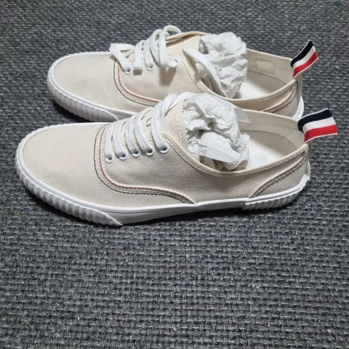 [BUNJANG] Thom Browne Heritage Sneakers (Size 40/250) / 톰브라운 헤리티지 스니커즈 40(250)