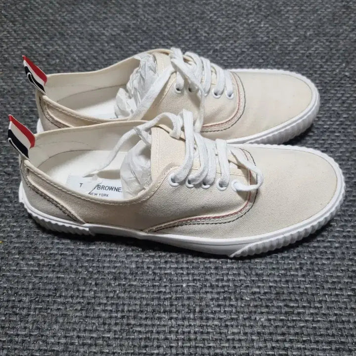 [BUNJANG] Thom Browne Heritage Sneakers (Size 40/250) / 톰브라운 헤리티지 스니커즈 40(250)