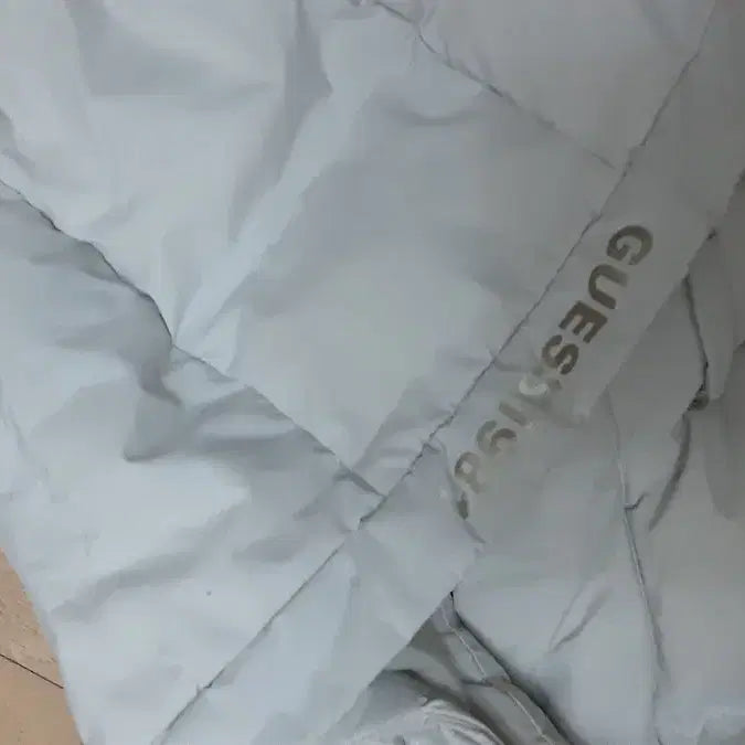 [BUNJANG] Guess White Long Padded Jacket / 게스 화이트 롱패딩