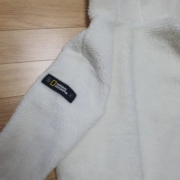 [BUNJANG] National Geographic Fleece Hoodie / 내셔널지오그래픽 후리스 흰색 후드집업