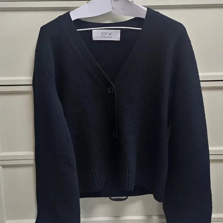 [BUNJANG] JOY.W Black V-Neck Cardigan / JOY.W 블랙 브이넥 가디건