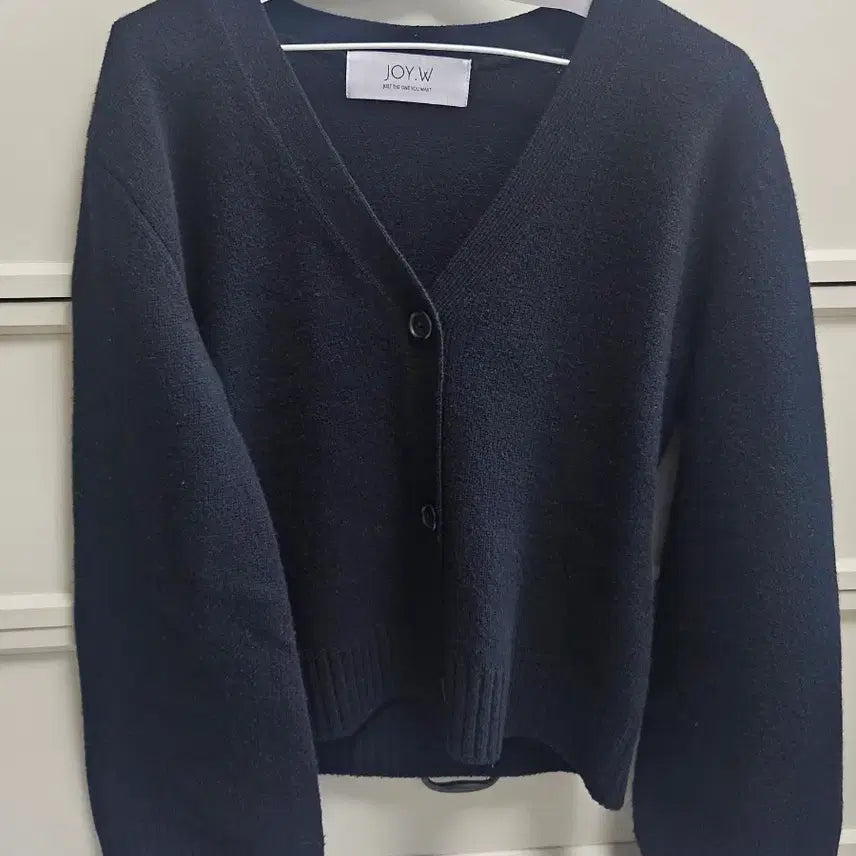 [BUNJANG] JOY.W Black V-Neck Cardigan / JOY.W 블랙 브이넥 가디건