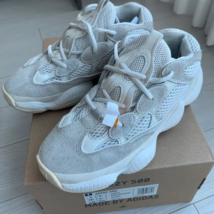 [BUNJANG] Adidas Yeezy 500 Bone White FV3573 (Size 240) / 아디다스 이지 500 본화이트 FV3573 240사이즈