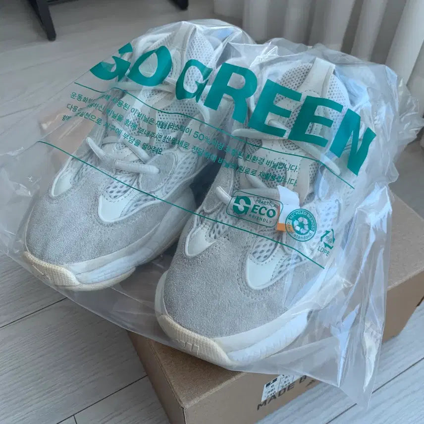 [BUNJANG] Adidas Yeezy 500 Bone White FV3573 (Size 240) / 아디다스 이지 500 본화이트 FV3573 240사이즈