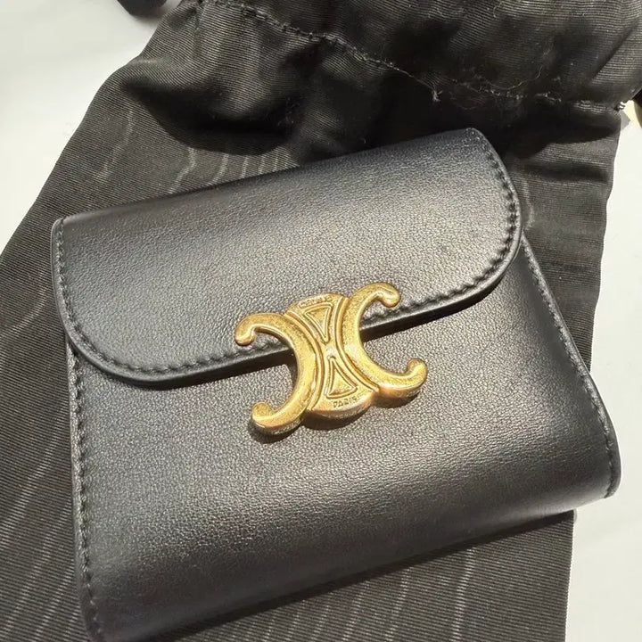 [BUNJANG] Celine Triomphe Lambskin Flap Wallet / 셀린 트리옹프 램스킨 플랩 반지갑