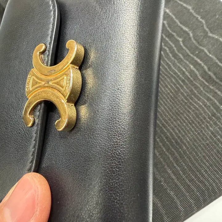 [BUNJANG] Celine Triomphe Lambskin Flap Wallet / 셀린 트리옹프 램스킨 플랩 반지갑