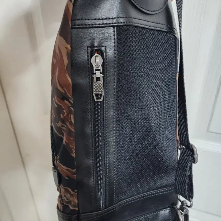 [BUNJANG] Diesel Sling Bag / 디젤 슬링백