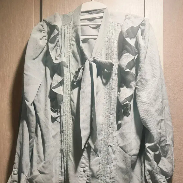 [BUNJANG] Ribbon Frill Blouse / 리본 프릴 블라우스 민트색 긴팔