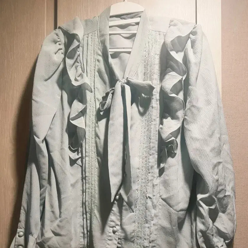 [BUNJANG] Ribbon Frill Blouse / 리본 프릴 블라우스 민트색 긴팔