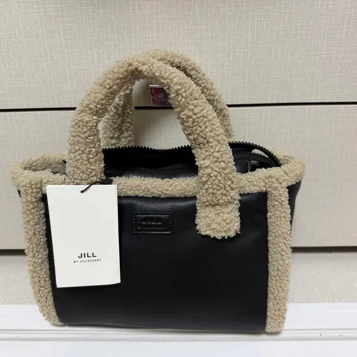 [BUNJANG] Jill by Jill Stuart Black Shearling Tote Bag / 질바이질스튜어트 블랙 시어링 토트백
