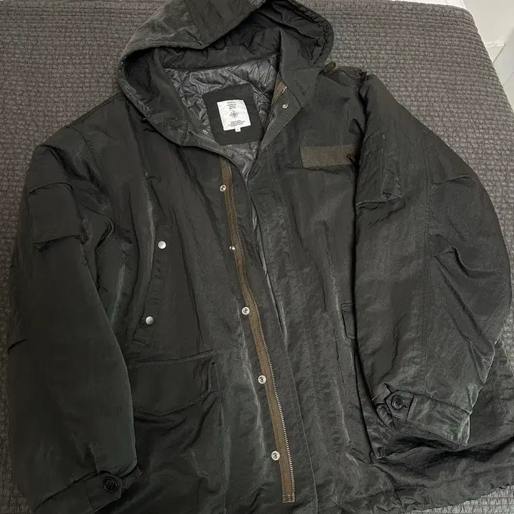 [BUNJANG] Envelope Modspaka Charcoal Olive 4 / 엔벨로프 모즈파카 차콜올리브 4