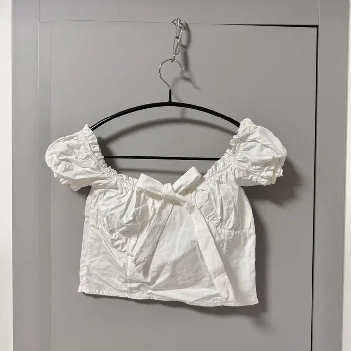 [SOLD OUT] 화이트 프렌치 러플 프릴 크롭 블라우스 s