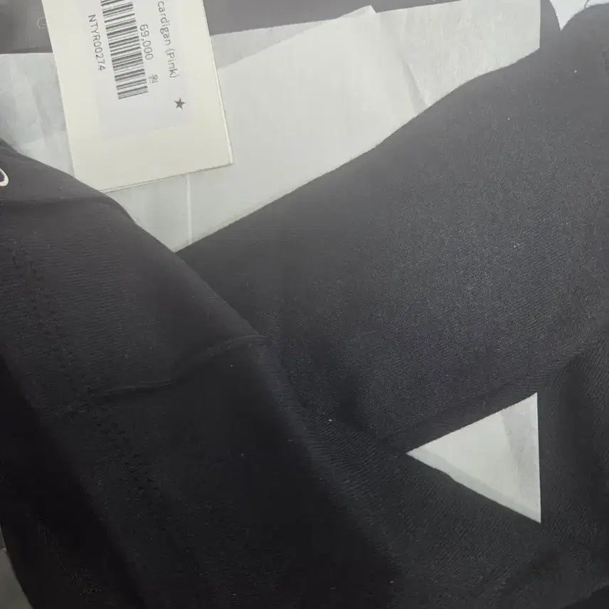 [BUNJANG] Off-Shoulder Crop Top / 오프숄더 핑크 검정 그레이 크롭 긴팔티