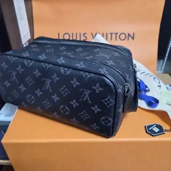 [BUNJANG] Louis Vuitton Monogram Shadow Dopp Kit / 루이비통 돕키트