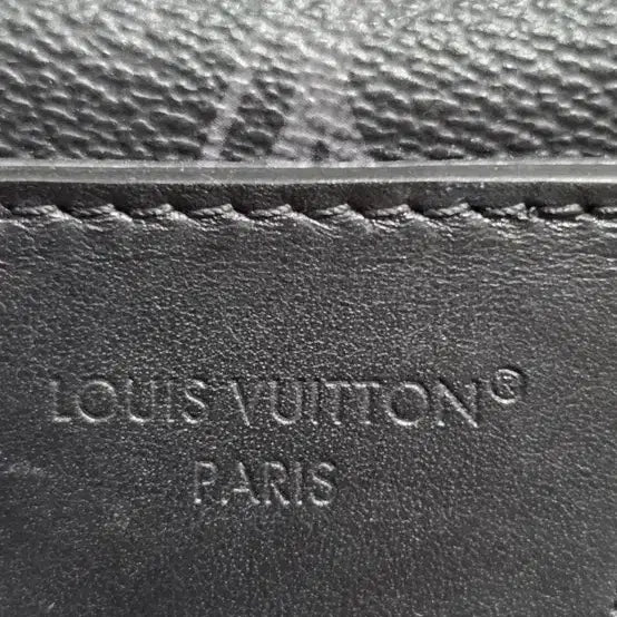 [BUNJANG] Louis Vuitton Monogram Shadow Dopp Kit / 루이비통 돕키트