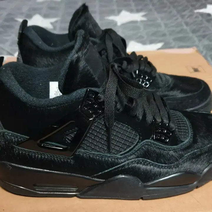 [BUNJANG] Jordan x Olivia Kim Retro 4 Sneakers Black (240) / (콜라보 제품) 조던4 올리비아킴 레트로 노커버 스니커즈 블랙 (240)