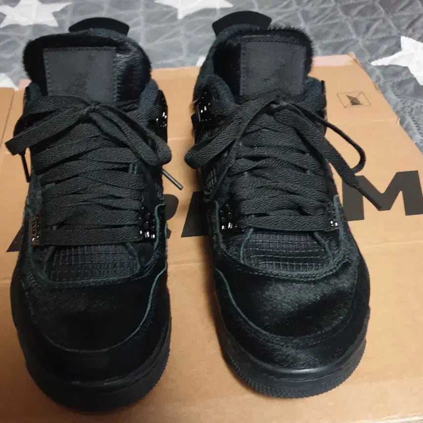 [BUNJANG] Jordan x Olivia Kim Retro 4 Sneakers Black (240) / (콜라보 제품) 조던4 올리비아킴 레트로 노커버 스니커즈 블랙 (240)