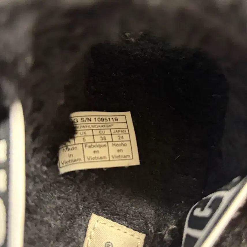 [BUNJANG] UGG Furry Slippers / 블랙 퍼 슬리퍼 털 슬리퍼 어그 ugg