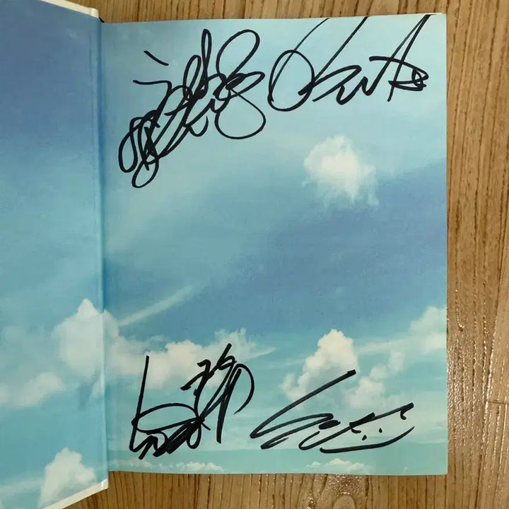 [BUNJANG] Sistar Sweet And Sour Signed Album / 씨스타 Sweet And Sour 친필 싸인 앨범