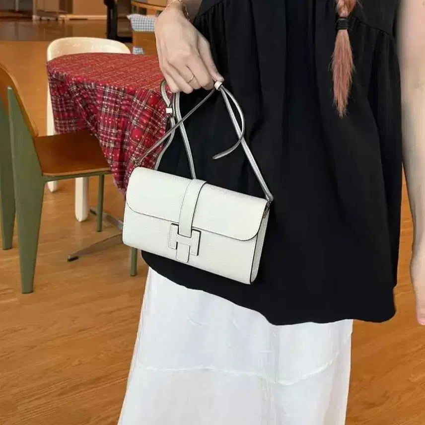 [BUNJANG] H-Ssae Crossbody Bag (White) / H싸개 소가죽 크로스백 (화이트)