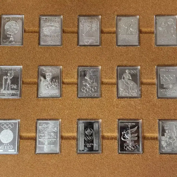 [BUNJANG] 1988 Seoul Olympics Official Commemorative Brass Miniature Set / [새상품]88 서울 올림픽 공식 기념 백동 미니어처 세트