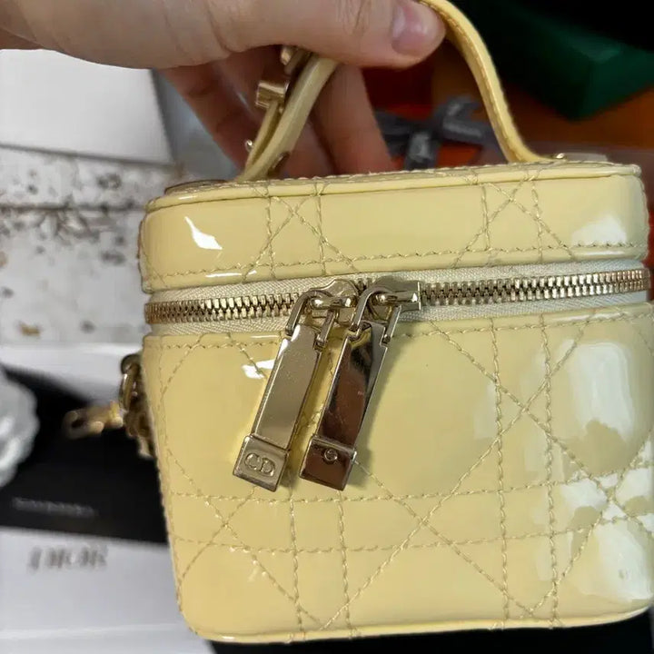 [BUNJANG] Dior Micro Vanity Pale Yellow / 디올 마이크로 베니티 페일 옐로우