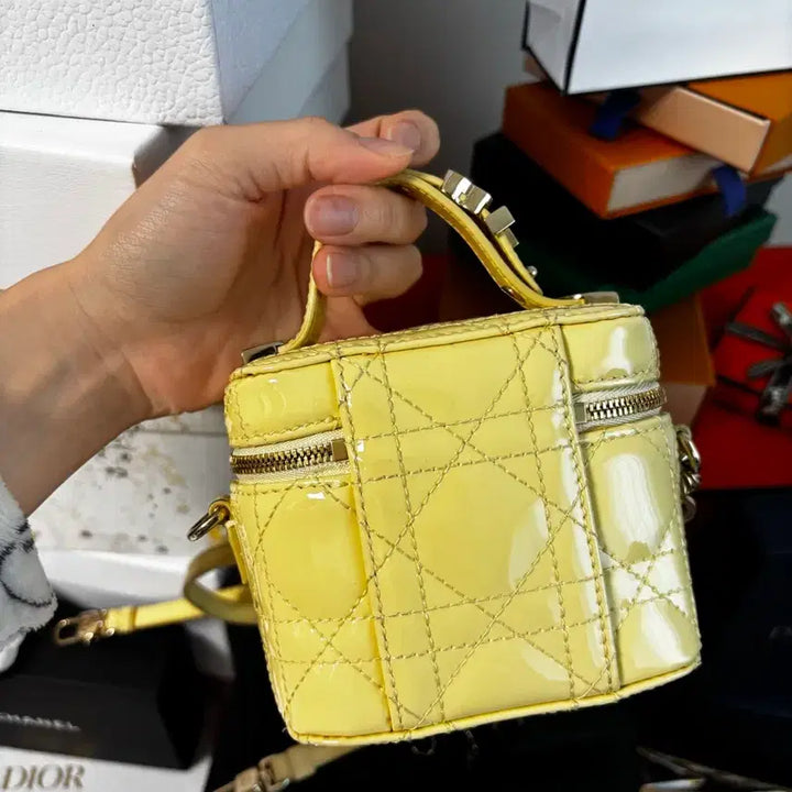 [BUNJANG] Dior Micro Vanity Pale Yellow / 디올 마이크로 베니티 페일 옐로우