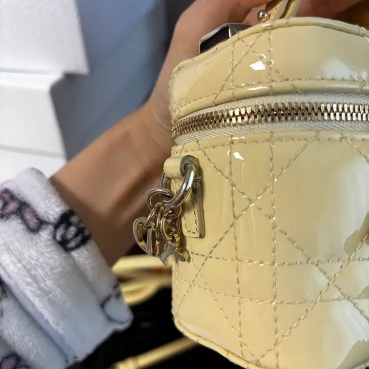 [BUNJANG] Dior Micro Vanity Pale Yellow / 디올 마이크로 베니티 페일 옐로우
